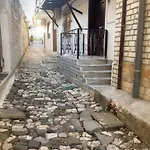 Spacious House In With Secure Parking. * Berat