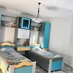 Spacious House In With Secure Parking. Vakantiehuis Berat