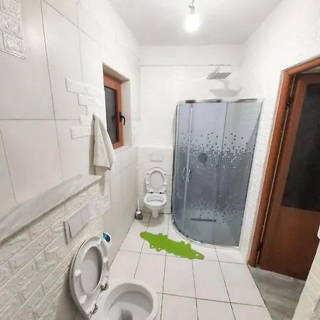 Spacious House In With Secure Parking. Dom wakacyjny