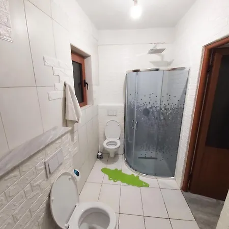 Spacious House In With Secure Parking. Feriehus
