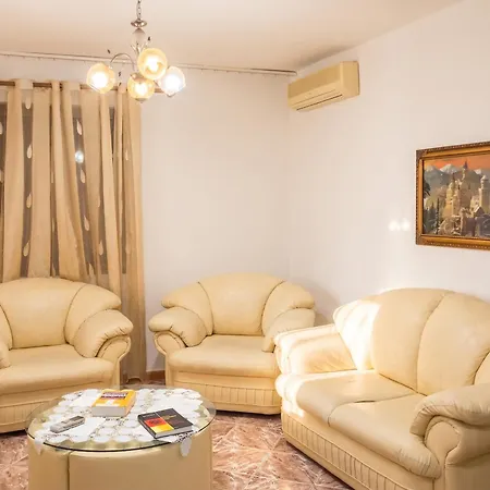 Spacious House In With Secure Parking. *