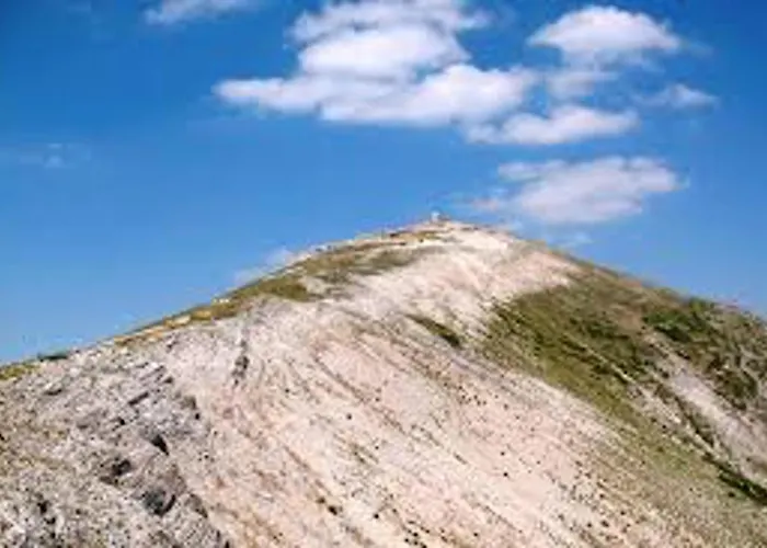 Spacious House In With Secure Parking. 度假居 培拉特