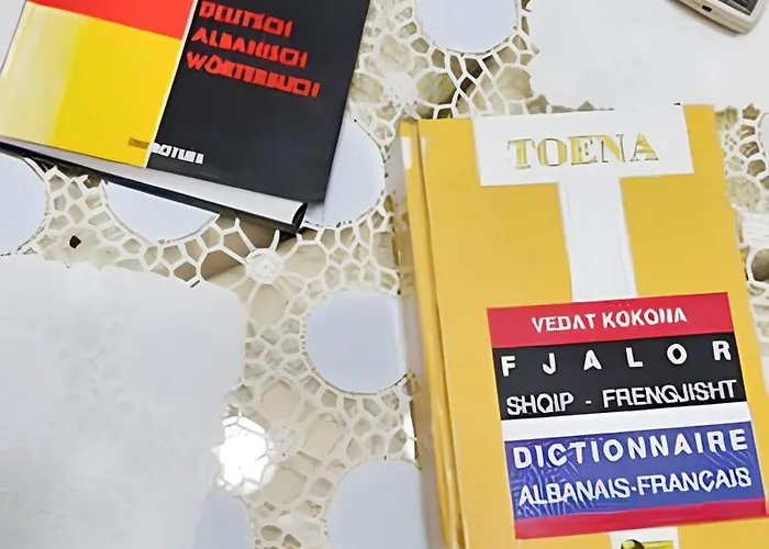 度假居 Spacious House In With Secure Parking. 培拉特