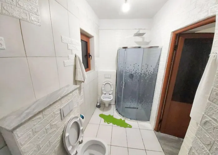 Spacious House In With Secure Parking. 度假居